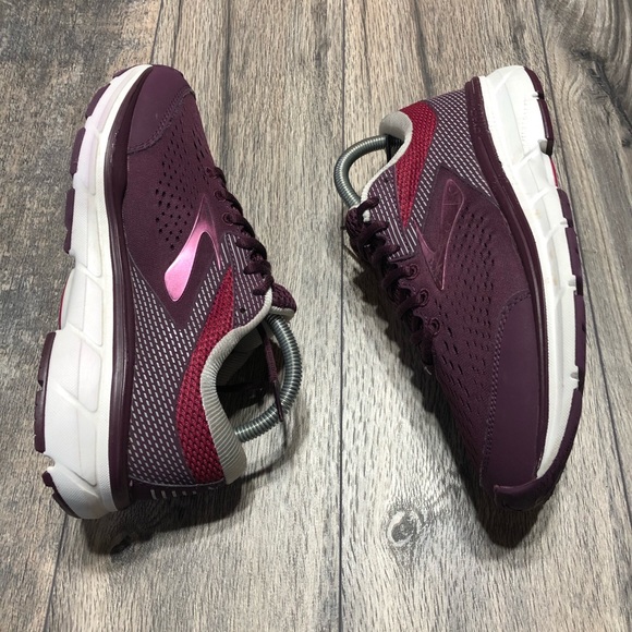 Brooks Shoes - Brooks Dyad 10 athletic running shoes